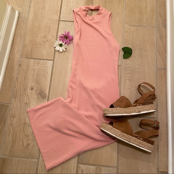 ✨PRICE DROP✨ Bodycon midi dress - Picture 1 of 4